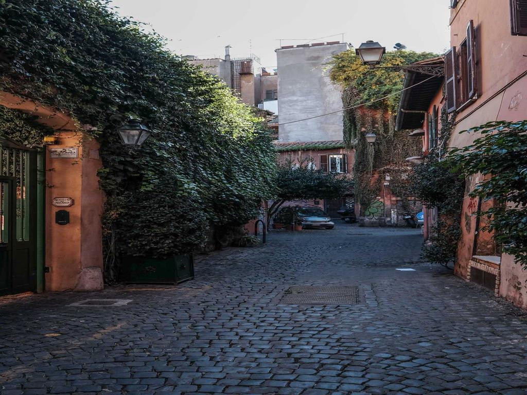 Ancient Trastevere Vespa Loft Rom Exteriör bild